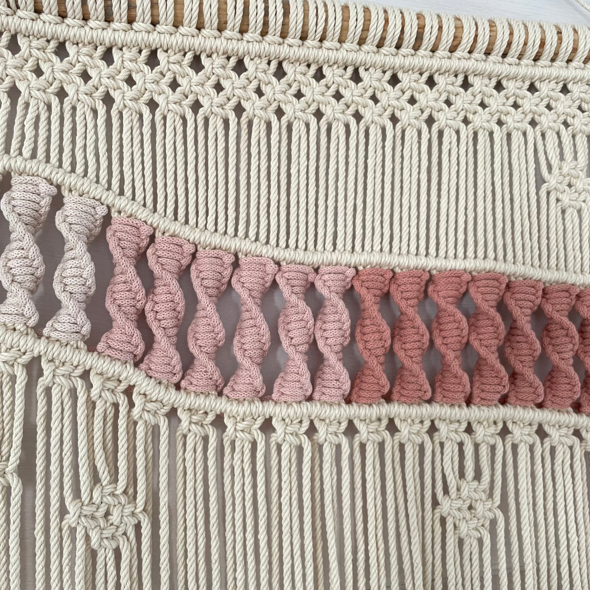 Twist - Wall Hanger